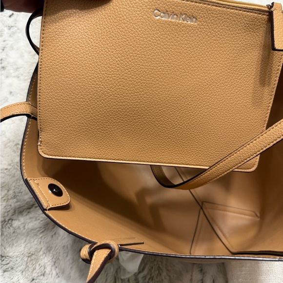 Calvin Klein Tan large Handbag - Picture 6 of 9